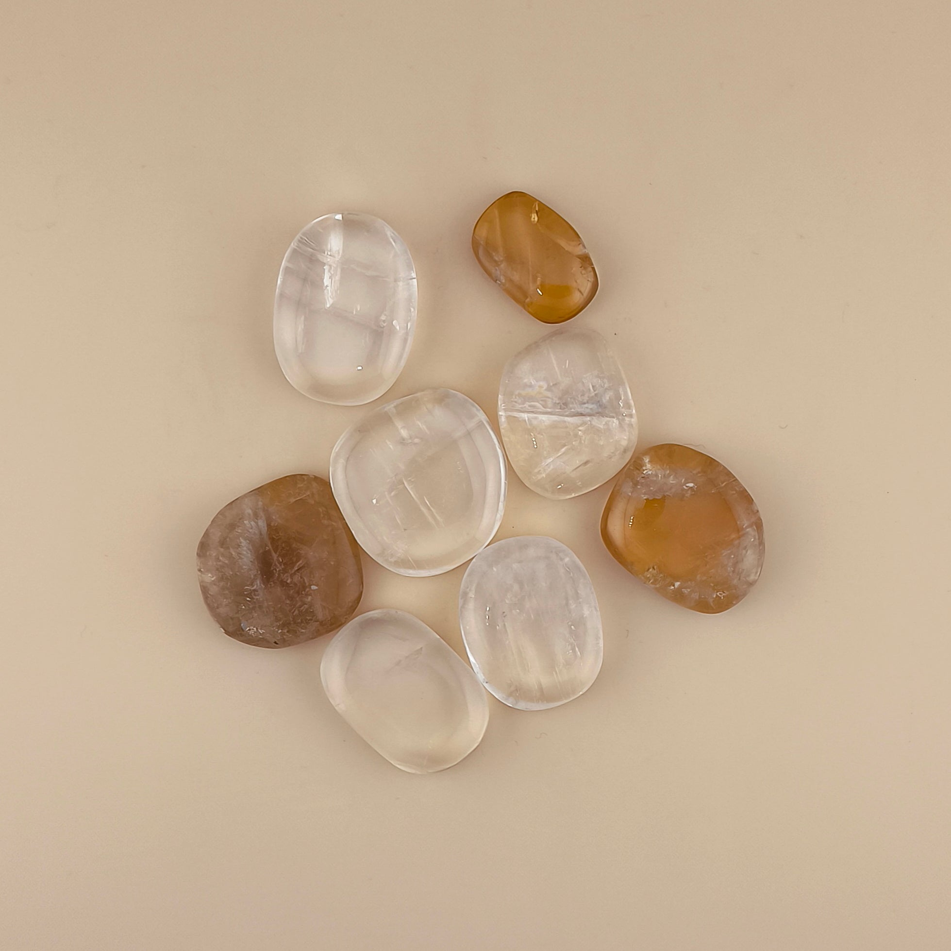 Rodado de Calcita Dorada Plano