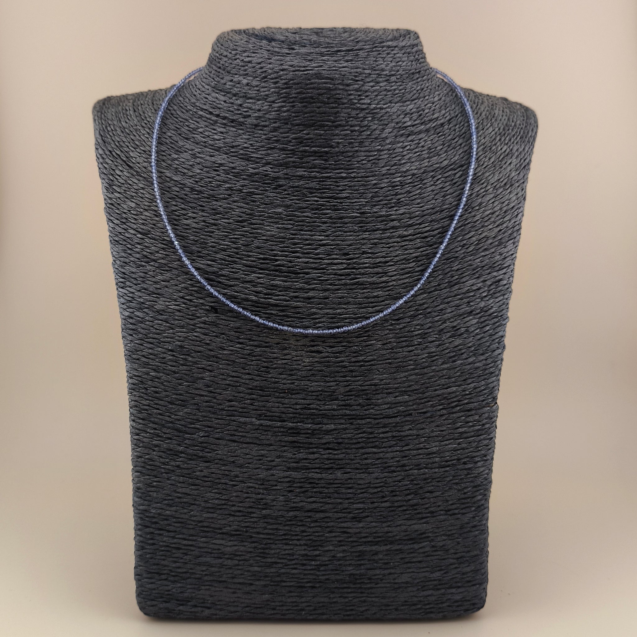 Collar Iolita Facetado 2mm